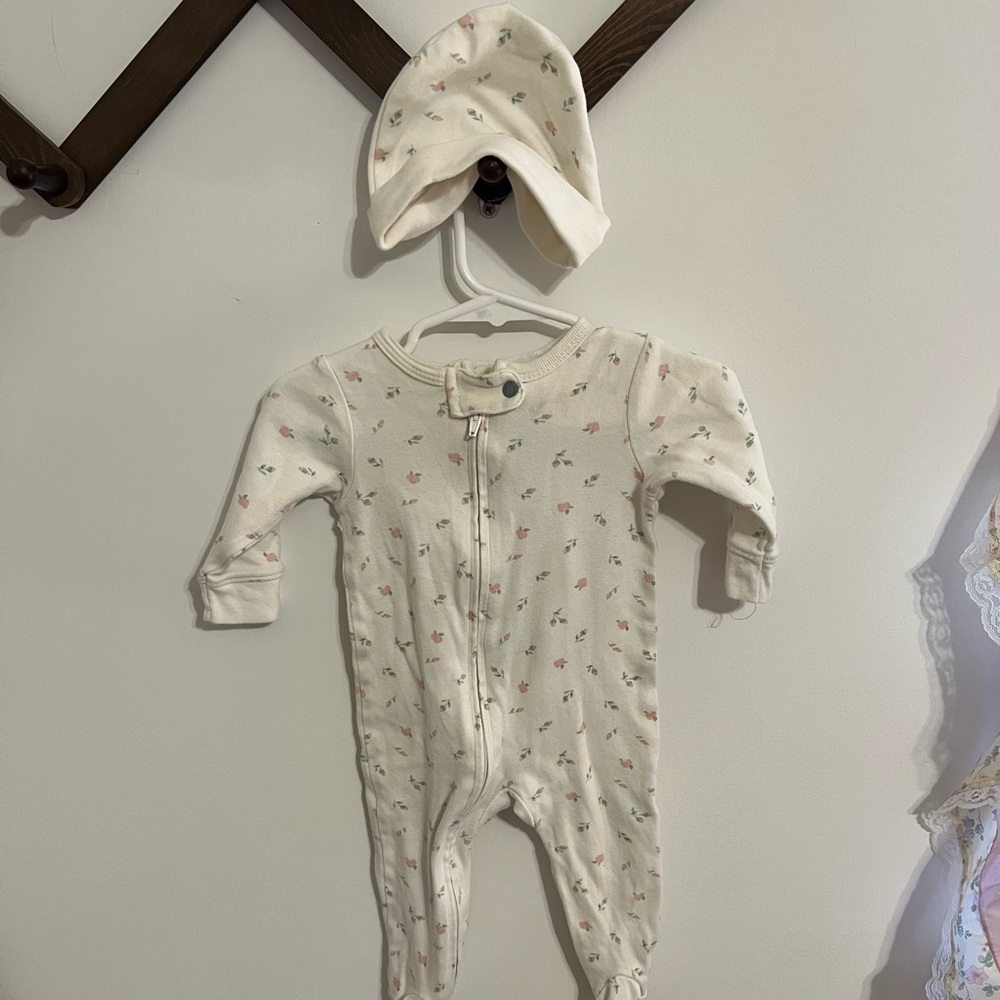 Baby girls 3-6 month sleeper with matching hat.